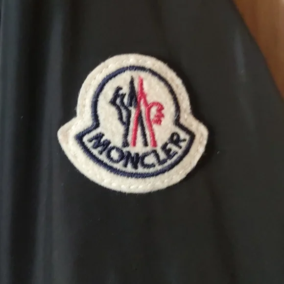 MONCLER Atiu Jacket - Picture 4 of 8